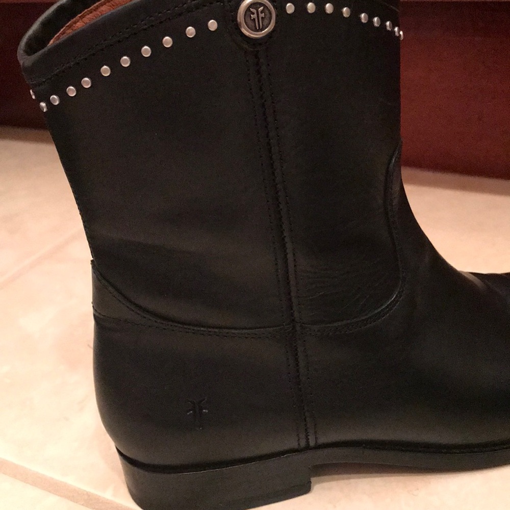 Frye size 6.5 boots-new